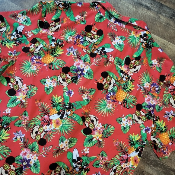 Disney Mickey Mouse Men's Red Hawaiian Surf Board Button Down Shirt Size L - Picture 8 of 8